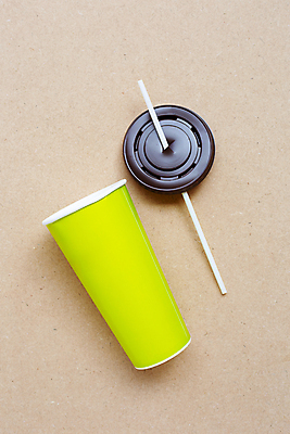 포토 JPG 해외이미지 무료이미지 빨대 사람없음 환경 재활용 종이컵 일회용 플라스틱 오브젝트 컵뚜껑 테이크아웃컵 해외202009 해외202105 해외포토 재질 컵 뚜껑 친환경 파일형식