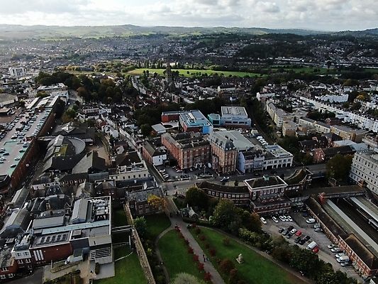 포토 JPG 해외이미지 영국 잉글랜드 안테나 사람없음 건물 강 도시풍경 도시 센터 역 타운 드론 해외202009 해외포토 건축물 유럽 통신 교통시설 풍경 파일형식
