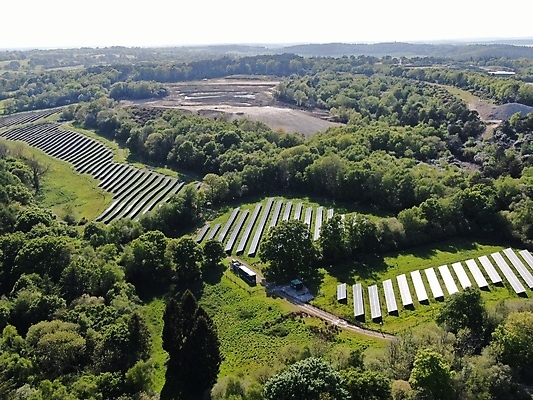 포토 JPG 해외이미지 사람없음 초록색 태양 농장 환경 힘 재활용 시골 에코 세대 패널 기후변화 조감도 해외202009 해외포토 자연요소 컬러 농업 날씨 변화 친환경 파일형식