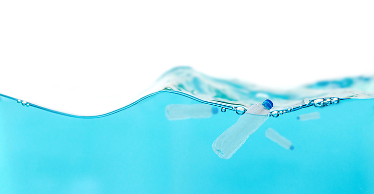 포토 JPG 해외이미지 바다 컨셉 가방 자연 어류 사람없음 물 파란색 강 환경 수중 재활용 손상 오염 보호 쓰레기 폐기물 위험 플라스틱 생태계 패키지 문제 낭비 생태학 해외202009 해외포토 자연요소 잡화 교육 컬러 재질 수중동물 친환경 파일형식