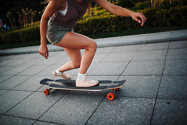 포토 JPG 해외이미지 라이프스타일 여자 행복 스포츠 신발 거리 기술 한명 야외 10대 운동 유행 스케이트 스케이팅 도시 스케이트보드 승차 시원함 펑키 스케이터 라이더 진짜 스타일 힙스터 해외202009 해외포토 1 패션 감정 스포츠용품 모션 청소년 겨울스포츠 운동선수 건강 사람 생활 보드_스포츠 파일형식