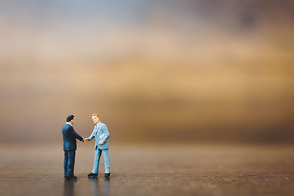 포토 JPG 해외이미지 무료이미지 남자 포즈 백그라운드 비즈니스 사업가 사람 정장 사람없음 장난감 숫자 우주 미니어처 업무 비즈니스맨 작음 상인 리더 딜러 판매원 미니 해외202009 해외202105 해외포토 직업 문자 옷 모형 작업 직장인 크기 파일형식 무료콘텐츠