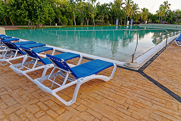 포토 JPG 해외이미지 라이프스타일 바다 섬 여행 의자 우산 자연 호텔 휴가 휴식 수영장 풍경 사람없음 야외 물 여름 파란색 햇빛 평화 맑음 수영 침대 휴게실 고급 선탠 휴양지 쿠바 이국적 터키석 파라다이스 해외202009 해외포토 자연요소 계절 컬러 가구 컨셉 숙소 날씨 생활 태양 장소 수상스포츠 중앙아메리카 보석 생태계 파일형식