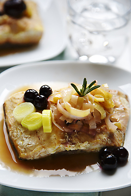 포토 JPG 해외이미지 음식 채소 오렌지 건강 어류 사람없음 저녁식사 주스 블루베리 연어 부추 후추 로즈메리 점심식사 해외202009 해외포토 음료 과일 식사 수중동물 허브 향신료 파일형식