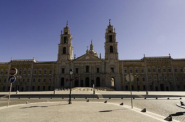 포토 JPG 해외이미지 건축양식 사람없음 건물 궁전 가을 9월 포르투갈 옛날 해외202009 해외포토 건축물 계절 건축 유럽 고건축 날짜 파일형식