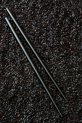 포토 JPG 해외이미지 음식 백그라운드 다이어트 젓가락 밥 동양인 사람없음 검은색 중국 낟알 시리얼 유기농 날것 채식주의자 비건 해외202009 해외포토 웰빙 아시아 컬러 수저 건강 인종 채식 파일형식