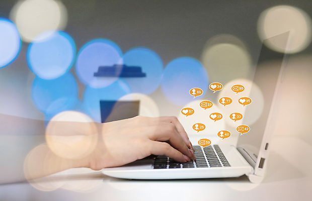 포토 JPG 해외이미지 아이콘 직업 여자 인터넷 비즈니스 텍스트 통신 탁자 성공 관리 사람 사람없음 노트북 학습 컴퓨터 우주 스크린 웹 정보 업무 작업 오픈 네트워크 메시지 연결 휴대용 무선전화기 경영자 와이파이 페이지 온라인 멀티미디어 전자상거래 소셜 채팅 4G 해외202009 해외포토 교육 가구 컨셉 IT 전자제품 전화기 오브젝트 리더 무선인터넷 파일형식