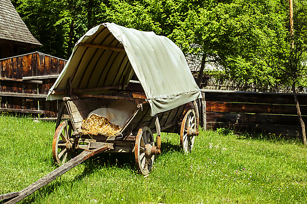 포토 JPG 해외이미지 전통 문화 벽 농업 건축양식 교통시설 주택 사람없음 목재 장식 빨간색 농가 농장 마을 금속 카트 기차 수확 골동품 시골 바퀴 원형 역사 향수 오브젝트 부식 마차 타운 루마니아 안뜰 옛날 해외202009 해외포토 도형 나무 건축 유럽 산업 육상교통 교통수단 컬러 교통 재료 재질 대중교통 건물 화장품 도시 시설 파일형식