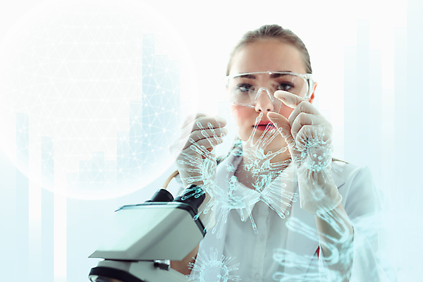 포토 JPG 해외이미지 응시 여자 현미경 실험 한명 상반신 성인 앞모습 연구원 성인여자한명만 신약개발 해외202009 해외포토 직업 1 시선 뷰포인트 실험기구 사람 개발 여자한명만 성인여자만 파일형식 신약_의학