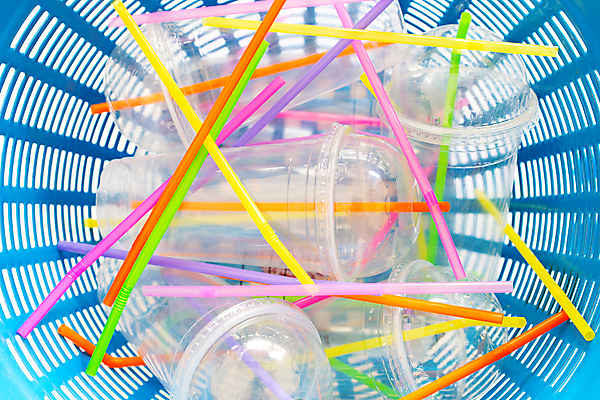 포토 JPG 해외이미지 빨대 사람없음 재활용 투명 일회용 플라스틱 오브젝트 담기 플라스틱컵 해외202009 해외포토 모션 재질 컵 친환경 파일형식