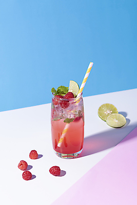 포토 JPG 해외이미지 무료이미지 열매 음료 음식 조각 백그라운드 잎 과일 유리 건강 사람없음 빨간색 초록색 물 여름 파티 얼음 주스 추위 흰색 시골 알코올 신선 펀치 칵테일 액체 체리 달콤 레몬 민트 상쾌 산딸기 라임 소다 해외202009 해외202105 해외포토 자연요소 식물 계절 감정 컬러 모션 재질 주류 이벤트 맛 허브 파일형식 무료콘텐츠