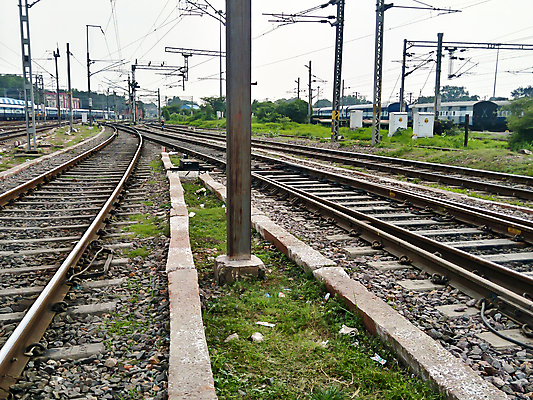 포토 JPG 해외이미지 교통수단 여행 비즈니스 통신 교통시설 사람없음 도시풍경 달리기 여행객 조약돌 전철 역 위험 방향 도착 속도 바쁨 시티라이프 지하 평행 건너기 직진 철강 해외202009 해외포토 라이프스타일 육상교통 교통 컨셉 모션 대중교통 사람 풍경 돌_바위 도시 시설 파일형식
