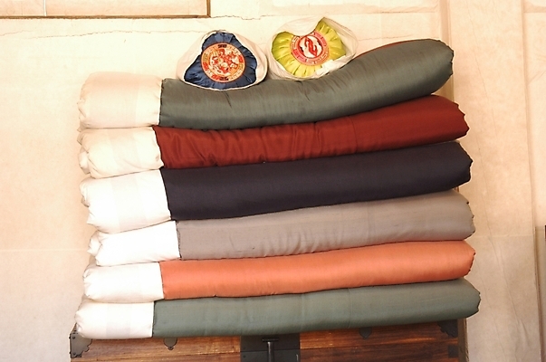 포토 JPG 한국문화 한국전통 전통 생활용품 베개 침구 한옥 실내 사람없음 라이프 생활 이불 방 운현궁 국내포토 동양문화 고건축 한국 내부 오브젝트 파일형식