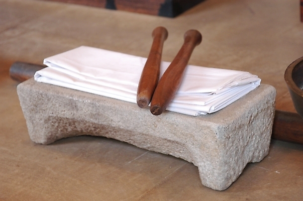 포토 JPG 한국문화 한국전통 전통 생활용품 사람없음 다듬이 다듬잇돌 홍두깨 국내포토 동양문화 한국 오브젝트 파일형식