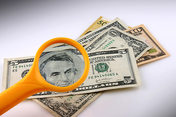 포토 JPG 스튜디오촬영 컨셉 지폐 돈 돋보기 실내 사람없음 금융 경제 달러 오브젝트 외화 확대경 국내포토 내부 재산 파일형식