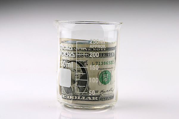 포토 JPG 스튜디오촬영 컨셉 지폐 돈 실내 실험기구 사람없음 금융 경제 달러 오브젝트 외화 비커 국내포토 과학 내부 재산 파일형식