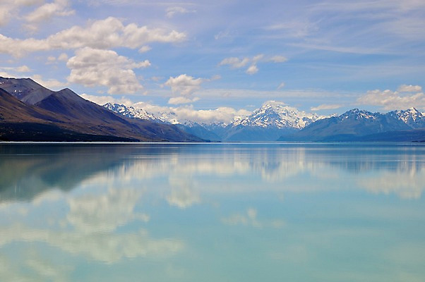 포토 JPG 구름 호수 여유 하늘 산 풍경 사람없음 야외 상쾌 뉴질랜드 마운틴쿡 푸카키호수 국내포토 자연요소 감정 오세아니아 파일형식