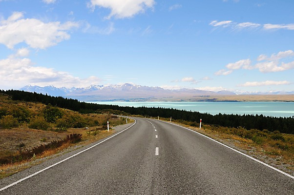 포토 JPG 구름 도로 길 여유 하늘 풍경 사람없음 야외 상쾌 뉴질랜드 중앙선 마운틴쿡 국내포토 자연요소 감정 교통시설 오세아니아 파일형식