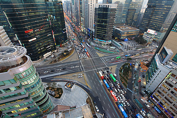 JPG 주간 도로 백그라운드 자동차 버스 한국 풍경 빌딩 사람없음 야외 건물 도시풍경 도시 교차로 자연요소 건축물 아시아 길 육상교통 교통시설 대중교통 파일형식