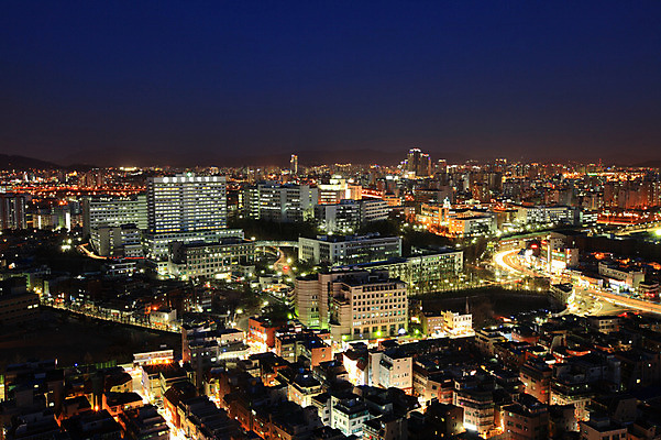 JPG 백그라운드 야경 조명 한국 사람없음 야외 건물 빛 도시풍경 도시 건축물 아시아 풍경 야간 파일형식 풍경_경치