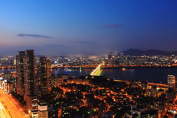 JPG 도로 백그라운드 야경 조명 서울 한국 빌딩 사람없음 야외 건물 빛 강 도시풍경 도시 한강 청담대교 가교 건축물 아시아 길 교통시설 풍경 다리_건축물 야간 랜드마크 파일형식 풍경_경치