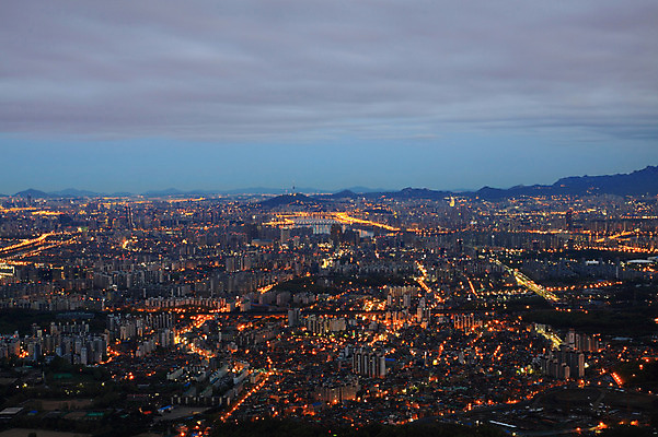 JPG 구름 백그라운드 야경 하늘 조명 산 한국 사람없음 야외 건물 강 도시풍경 도시 저녁 자연요소 건축물 아시아 풍경 야간 파일형식 풍경_경치