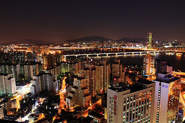 JPG 백그라운드 야경 조명 아파트 주택 서울 한국 빌딩 사람없음 야외 건물 빛 강 도시풍경 도시 한강 63빌딩 원효대교 건축물 아시아 풍경 다리_건축물 야간 랜드마크 파일형식 풍경_경치