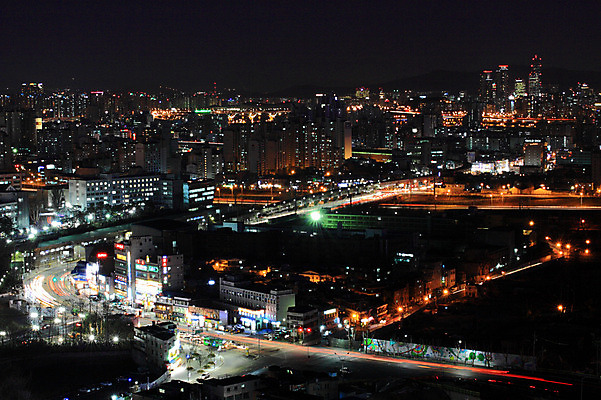 JPG 도로 백그라운드 야경 조명 한국 사람없음 야외 건물 빛 도시풍경 도시 건축물 아시아 길 교통시설 풍경 야간 파일형식 풍경_경치