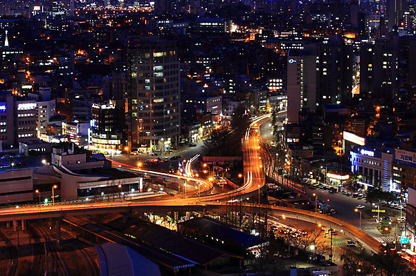 JPG 도로 백그라운드 야경 조명 한국 사람없음 야외 건물 빛 도시풍경 도시 건축물 아시아 길 교통시설 풍경 야간 파일형식 풍경_경치