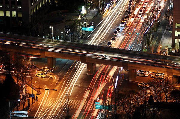 JPG 도로 백그라운드 야경 자동차 조명 한국 사람없음 야외 건물 빛 도시풍경 도시 건축물 아시아 길 육상교통 교통시설 풍경 야간 파일형식 풍경_경치