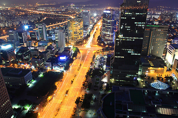 JPG 도로 백그라운드 야경 조명 한국 빌딩 사람없음 야외 건물 빛 하이앵글 도시풍경 도시 무역센터 건축물 아시아 길 뷰포인트 교통시설 풍경 야간 무역 파일형식 풍경_경치