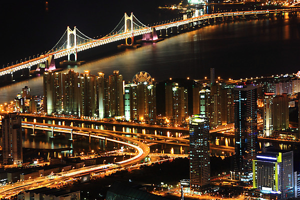 JPG 도로 백그라운드 야경 조명 한국 빌딩 사람없음 야외 건물 빛 강 도시풍경 도시 부산 광안대교 가교 건축물 아시아 길 교통시설 풍경 다리_건축물 야간 파일형식 풍경_경치