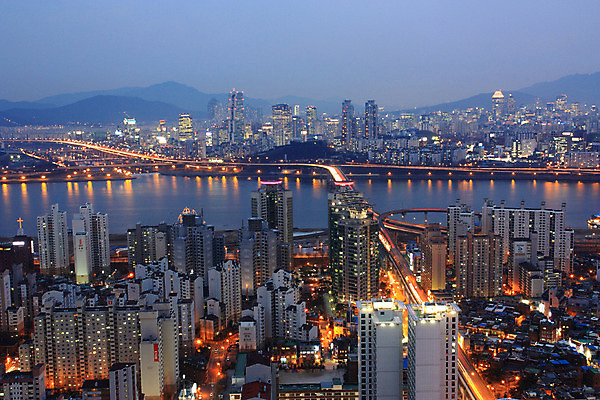 JPG 도로 백그라운드 야경 조명 산 서울 한국 빌딩 사람없음 야외 건물 빛 강 도시풍경 도시 저녁 한강 무역센터 청담대교 가교 건축물 아시아 길 교통시설 풍경 다리_건축물 야간 무역 랜드마크 파일형식 풍경_경치