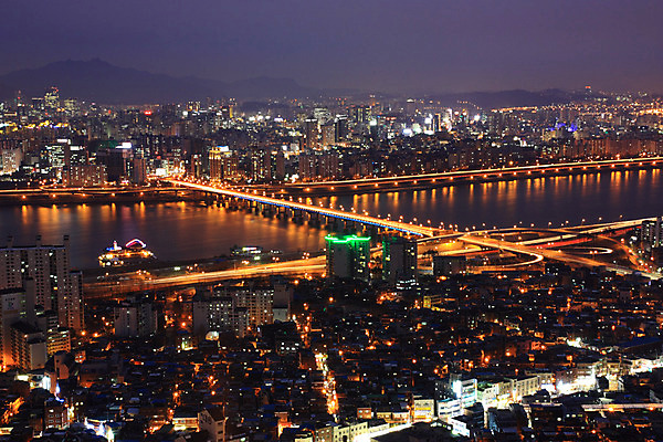 JPG 도로 백그라운드 야경 조명 서울 한국 빌딩 사람없음 야외 건물 빛 강 도시풍경 도시 한강 영동대교 가교 건축물 아시아 길 교통시설 풍경 다리_건축물 야간 랜드마크 파일형식 풍경_경치