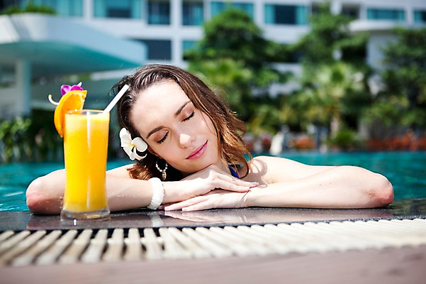 포토 JPG 주간 서양인 외국인 백인 모델 해외기획촬영 해외 건축물 계절 여자 건축 수영복 여유 2010년태국 여행 태국 호텔 리조트 휴가 휴식 잔 야외수영장 수영장 빨대 한명 사람 상반신 20대 성인 취미 야외 건물 앞모습 컵 물 여름 여름휴가 바캉스 비키니 눈감음 주스 숙박업 오렌지주스 휴양지 콘도 의료성형뷰티 여자만 여자한명만 성인여자만 청년만 청년여자만 성인한명만 청년여자한명만 성인여자한명만 성인만 국내포토 자연요소 1 식기 옷 감정 산업 아시아 음료 뷰포인트 컨셉 모션 숙소 인종 청년 장소 과일주스 파일형식 여름_계절