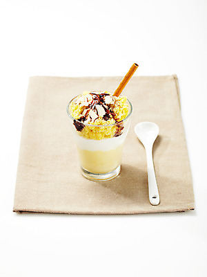 포토 JPG 스튜디오촬영 그릇 음식 디저트 여름음식 사람없음 과자 숟가락 용기 시럽 아몬드 빙수 파르페 제철음식 국내포토 식기 수저 실내 견과류 제철 파일형식 여름_계절