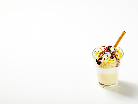 포토 JPG 스튜디오촬영 그릇 음식 디저트 여름음식 사람없음 과자 용기 시럽 아몬드 빙수 파르페 제철음식 국내포토 식기 실내 견과류 제철 파일형식 여름_계절