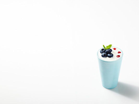 포토 JPG 스튜디오촬영 그릇 열매 음식 과일 디저트 여름음식 사람없음 장식 컵 용기 블루베리 빙수 파르페 요거트 제철음식 국내포토 식물 식기 유제품 실내 제철 파일형식 여름_계절