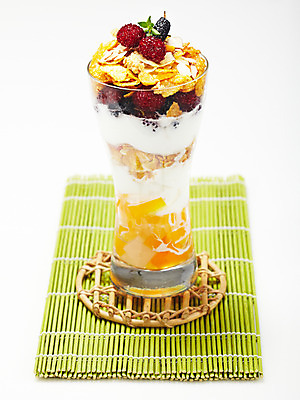 포토 JPG 스튜디오촬영 그릇 음식 딸기 디저트 여름음식 사람없음 과자 용기 시리얼 컵받침 빙수 파르페 제철음식 국내포토 식기 과일 실내 받침대 제철 파일형식 여름_계절