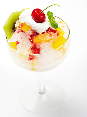포토 JPG 스튜디오촬영 그릇 음식 잎 과일 나뭇잎 디저트 여름음식 키위 사람없음 얼음 용기 앵두 빙수 파르페 과일빙수 후르츠칵테일 제철음식 국내포토 자연요소 식물 식기 열매 실내 제철 파일형식 여름_계절
