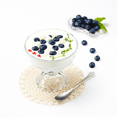 포토 JPG 스튜디오촬영 그릇 열매 음식 과일 디저트 여름음식 사람없음 장식 숟가락 용기 컵받침 블루베리 빙수 파르페 요거트 제철음식 국내포토 식물 식기 유제품 수저 실내 받침대 제철 파일형식 여름_계절