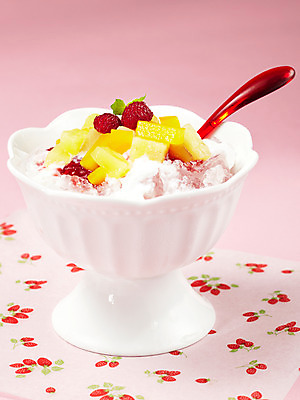 포토 JPG 스튜디오촬영 그릇 음식 과일 디저트 여름음식 사람없음 숟가락 용기 빙수 파르페 과일빙수 후르츠칵테일 제철음식 국내포토 식기 수저 실내 제철 파일형식 여름_계절