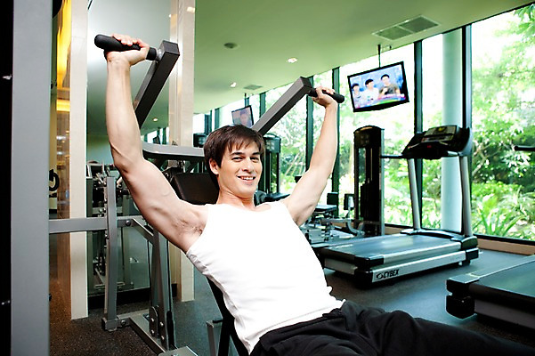 포토 JPG 서양인 외국인 백인 해외기획촬영 라이프스타일 웰빙 남자 2010년태국 커플라이프 실내 건강 한명 미소 웃음 사람 앉기 상반신 20대 성인 라이프 운동복 운동 운동기구 헬스 헬스장 런닝머신 벤치프레스 가슴운동 인클라인벤치프레스 남자만 남자한명만 성인남자만 청년만 청년남자만 청년남자한명만 성인한명만 성인남자한명만 성인만 국내포토 1 커플 옷 모션 표정 인종 청년 내부 생활 파일형식