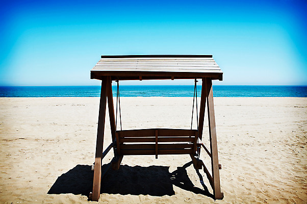 포토 JPG 주간 시설물 모래 바다 하늘 풍경 해변 사람없음 야외 여름 모래사장 놀이기구 그네 국내포토 자연요소 건축물 계절 파일형식