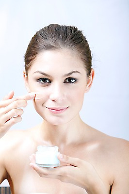 포토 JPG 스튜디오촬영 서양인 외국인 백인 모델 해외기획촬영 우먼라이프 라이프스타일 웰빙 여자 2010년태국 실내 한명 사람 상반신 20대 성인 라이프 앞모습 뷰티 화장품 크림 의료성형뷰티 여자만 여자한명만 성인여자만 청년만 청년여자만 성인한명만 청년여자한명만 성인여자한명만 성인만 국내포토 1 뷰포인트 인종 청년 내부 생활 파일형식