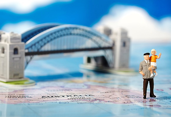 포토 JPG 스튜디오촬영 해외 건축물 할아버지 노년 나라 어린이 해외여행 여행 세계지도 지도 손자 실내 사람 사람없음 관광지 세계 여행객 모형 미니어처 피규어 세계여행 호주 오브젝트 시드니 하버브리지 가교 남자만 국내포토 남자 건축 성인 내부 다리_건축물 오세아니아 손주 파일형식