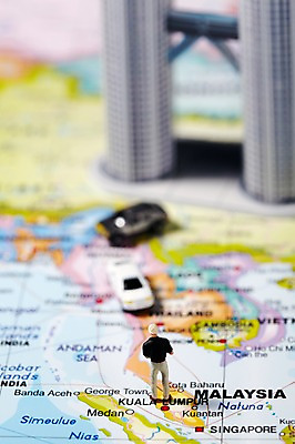 포토 JPG 스튜디오촬영 해외 남자 나라 해외여행 여행 세계지도 지도 자동차 실내 사람 빌딩 사람없음 건물 관광지 세계 여행객 모형 미니어처 피규어 세계여행 오브젝트 말레이시아 쌍둥이빌딩 페트로나스트윈타워 남자만 국내포토 건축물 아시아 육상교통 내부 쿠알라룸푸르 파일형식