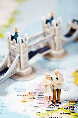 포토 JPG 스튜디오촬영 해외 건축물 부부 커플 노년 나라 한쌍 해외여행 여행 세계지도 지도 영국 실내 사람 사람없음 관광지 세계 여행객 모형 노부부 미니어처 피규어 세계여행 타워브릿지 오브젝트 런던 타워교 가교 노인만 성인만 국내포토 건축 유럽 관계 성인 내부 다리_건축물 파일형식