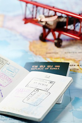 포토 JPG 스튜디오촬영 해외 나라 해외여행 여행 세계지도 지도 비행기 실내 사람없음 관광지 세계 모형 미니어처 세계여행 오브젝트 여권 국내포토 항공교통 대중교통 내부 파일형식