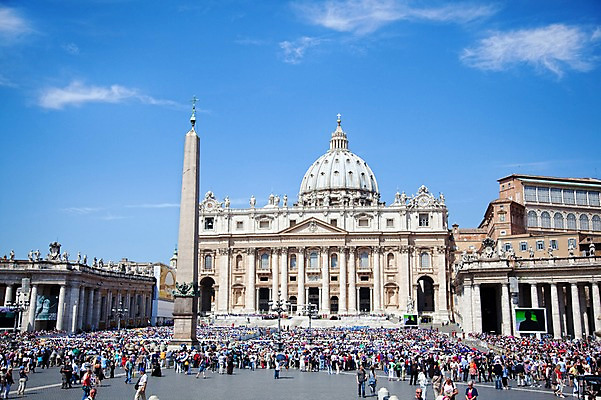 포토 JPG 주간 구름 해외풍경 해외 건축물 건축 유럽 고건축 유럽풍경 하늘 유럽건축 풍경 야외 관광지 성당 여행객 탑 이탈리아 도시 로마 이탈리아문화 광장 성베드로광장 성베드로성당 오벨리스크 국내포토 자연요소 나라 여행 서양건축 종교건축 사람 유럽문화 파일형식